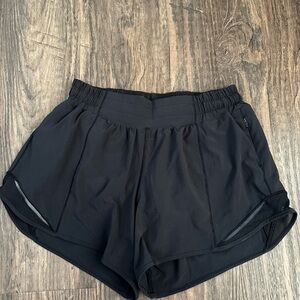 Lululemon Hotty Hot Lined Shorts 4”